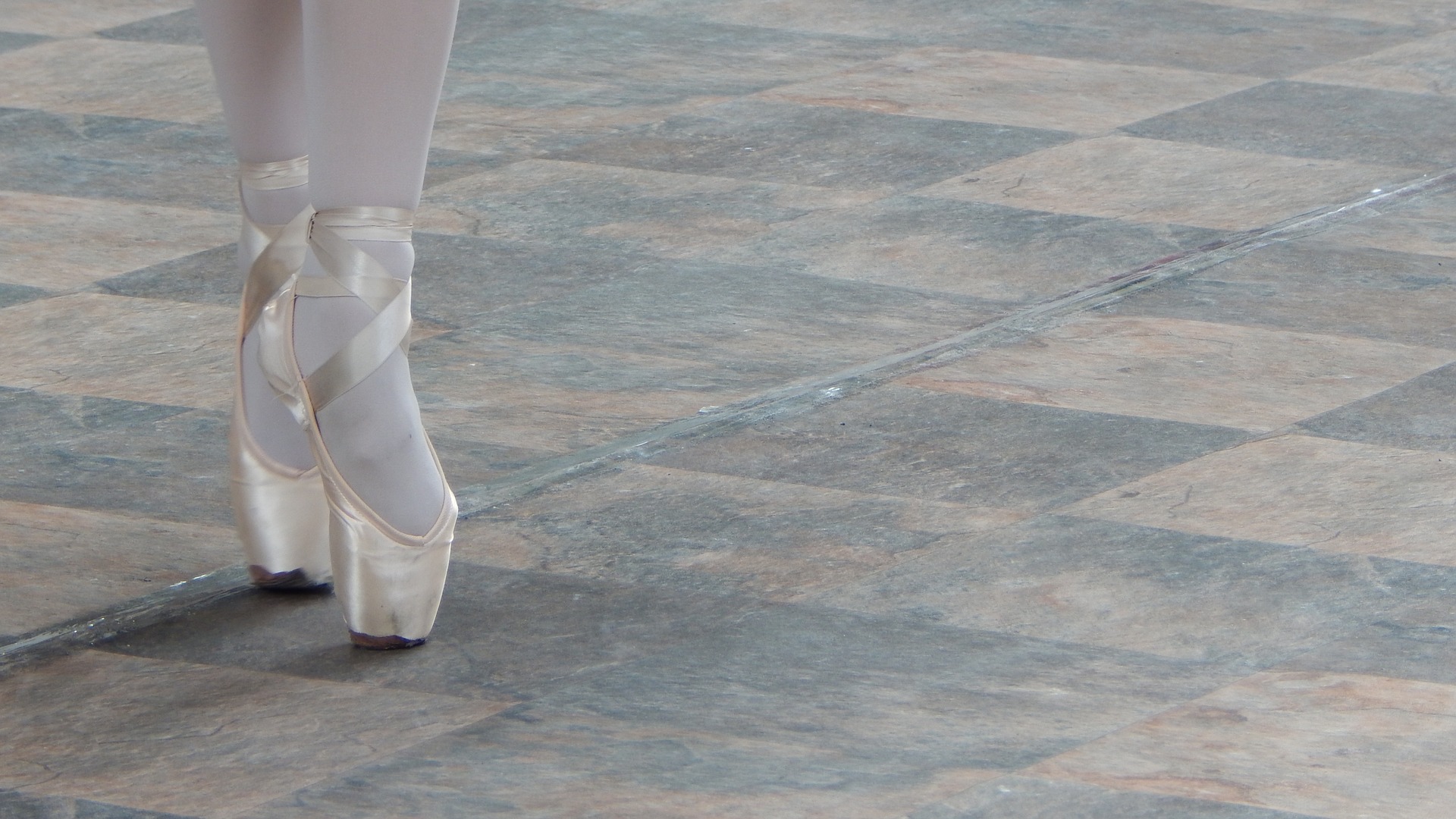 dance-1526241_1920